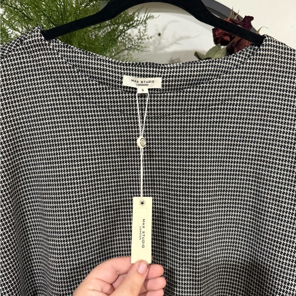 Max Studio black and Gray Relaxed Sweatshirt sweater size small - Picture 5 of 8